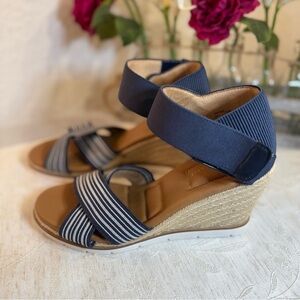 Kelly & Katie Gala Espadrille Wedge Sandal Women’s Size 11M. Blue /White Stripe